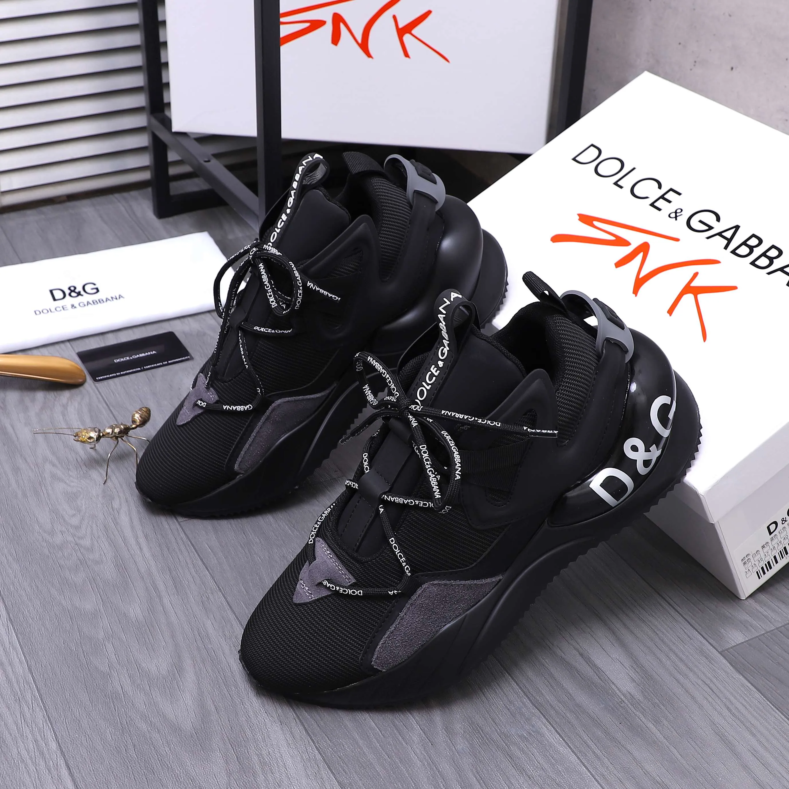Men's shoes 💰540 Product trademark: DG (Dolce & Gabbana) couple's casual shoes Regular size: 36-46 Product materials: Selected fly woven breathable upper, mesh lining, cowhide insole, original outsole